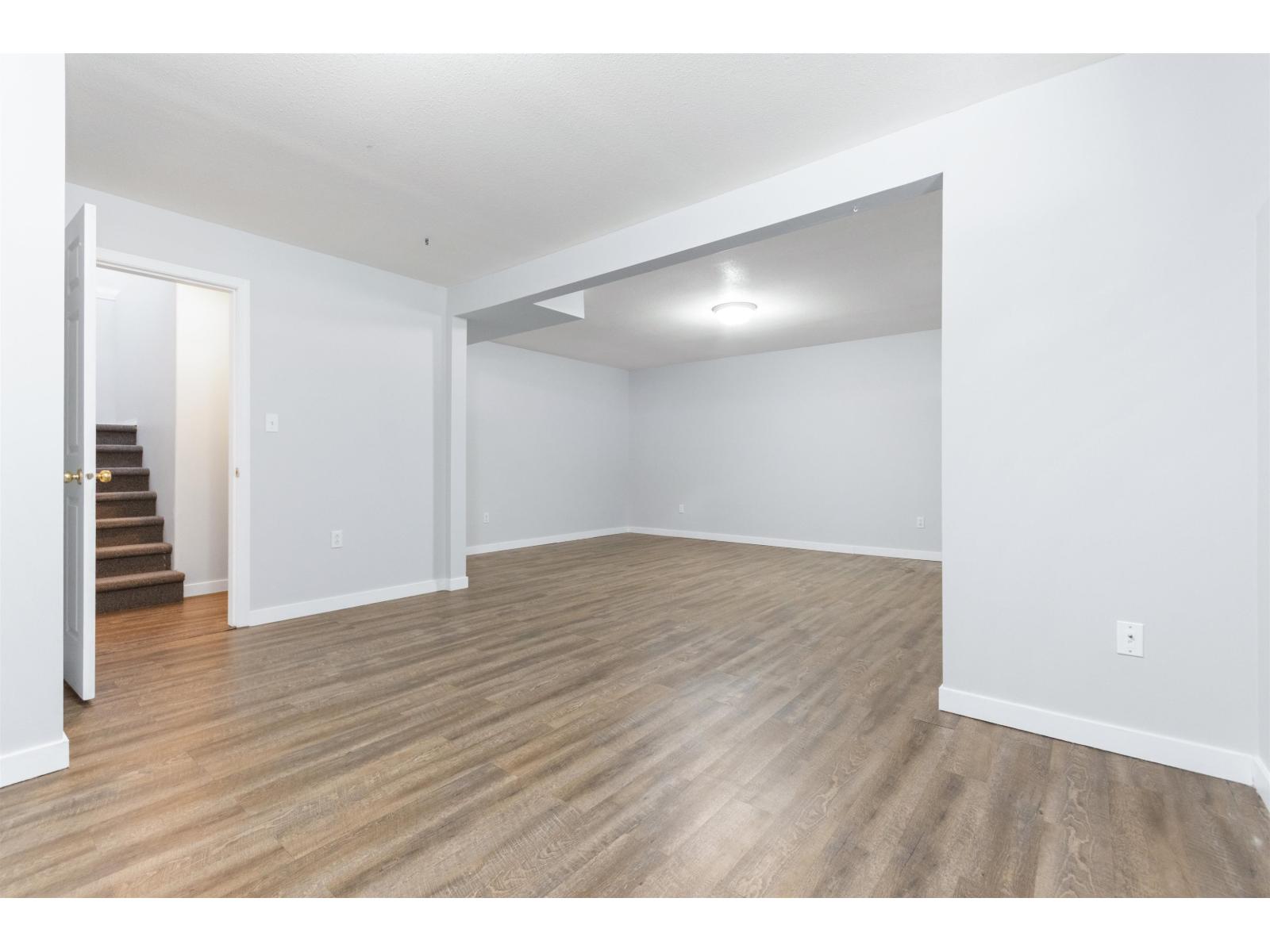 574 Park Street Property Photo 30