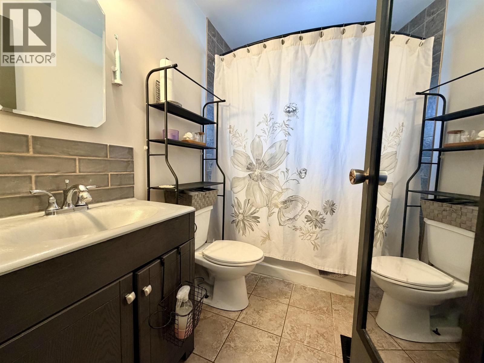 168 E 3rd Avenue Property Photo 12