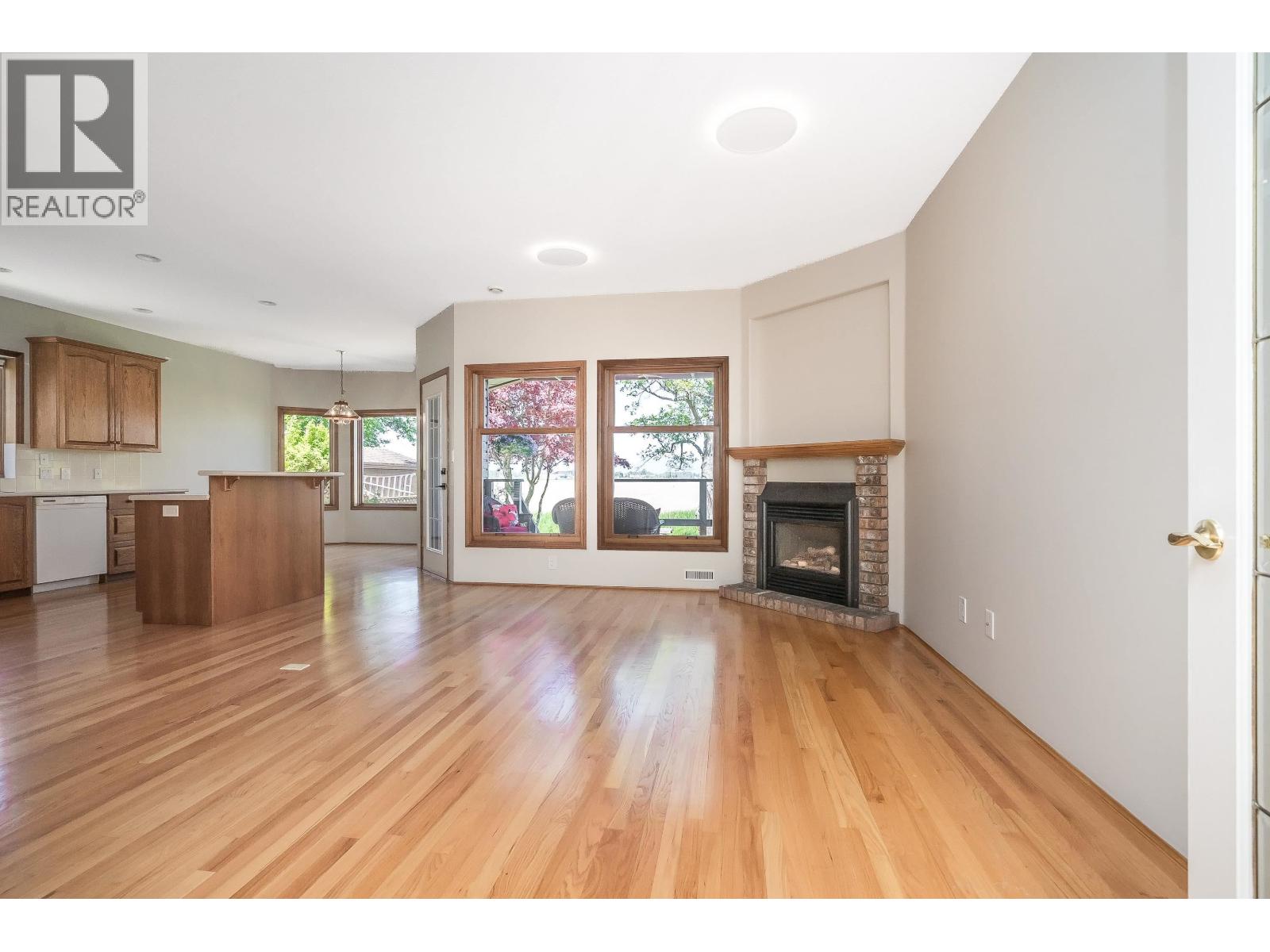 6247 Crescent Place Property Photo 14