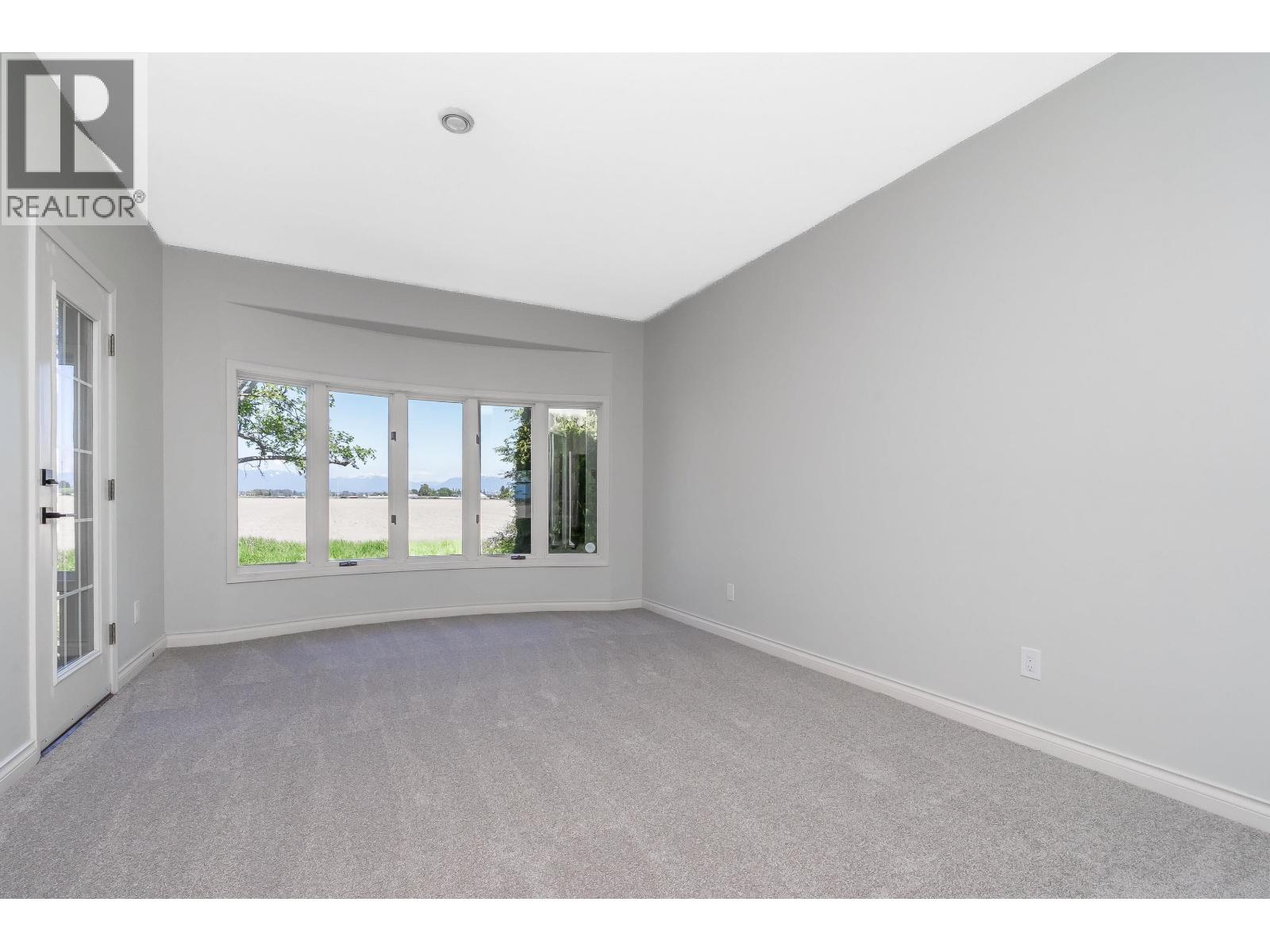 6247 Crescent Place Property Photo 24