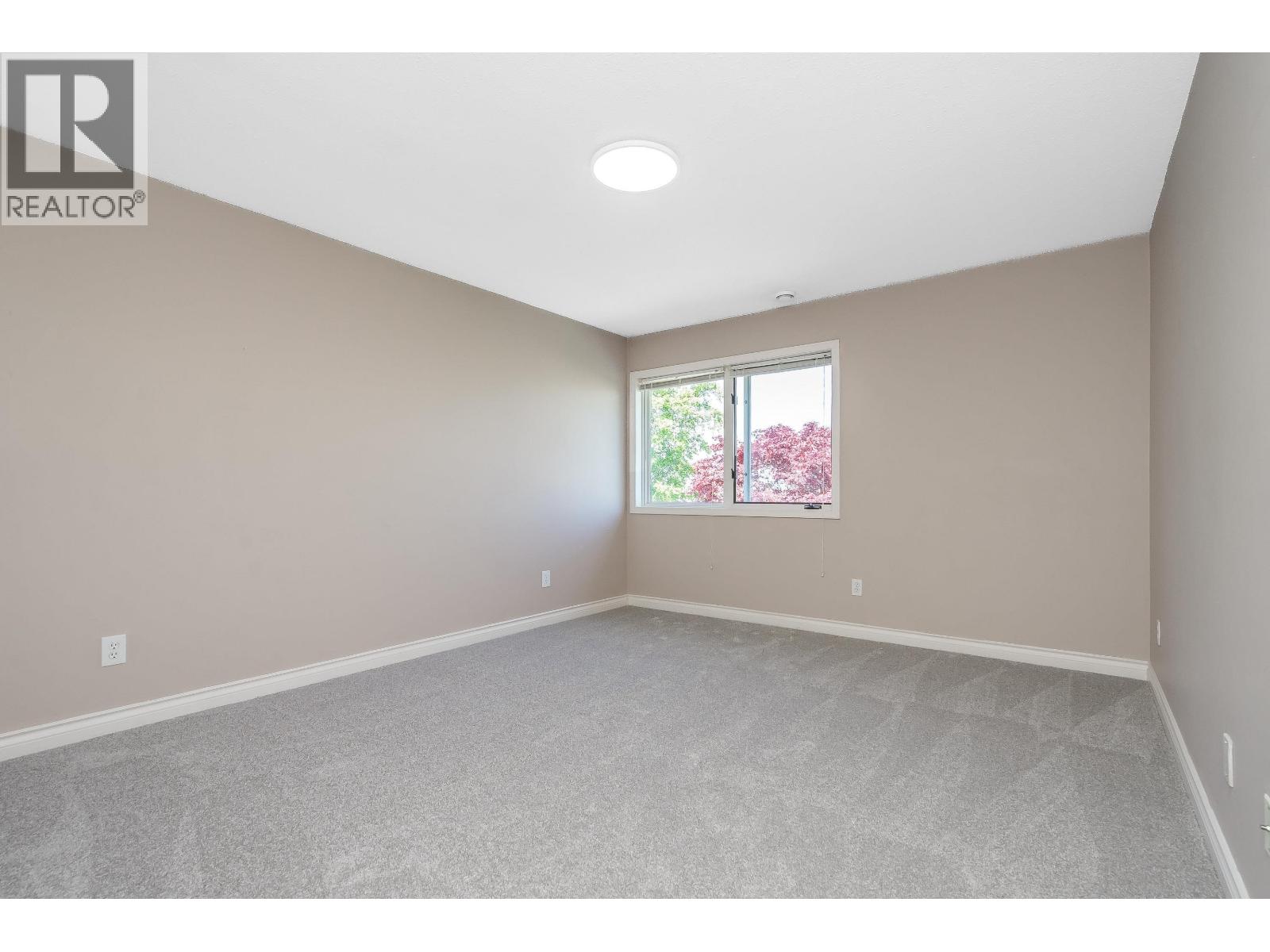 6247 Crescent Place Property Photo 32
