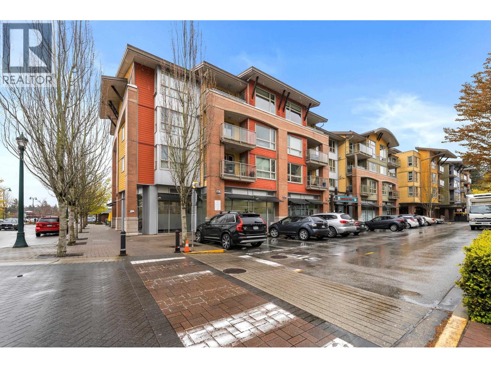 203 1315 56 Street Property Photo 2