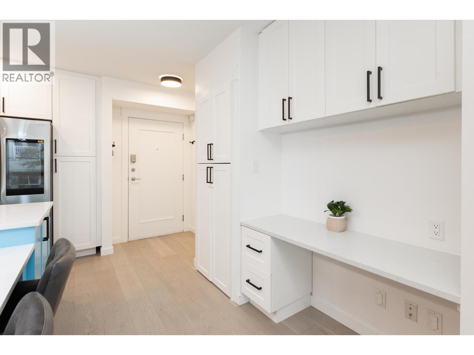 203 1315 56 Street Property Photo 9