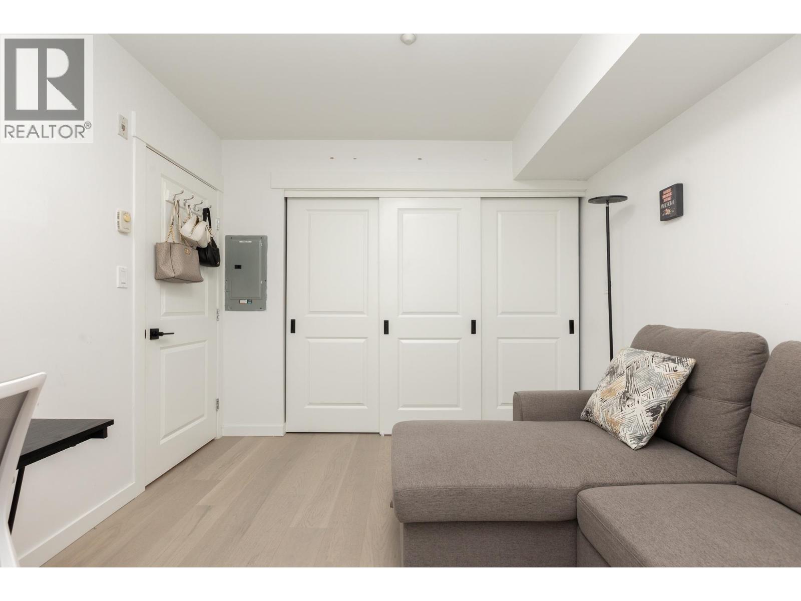 203 1315 56 Street Property Photo 18