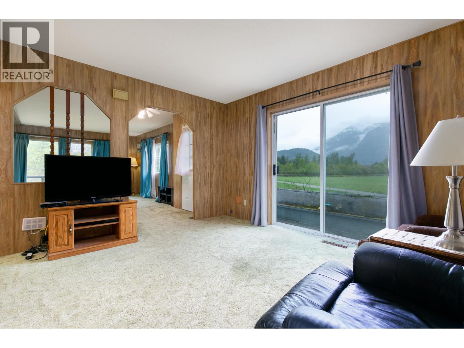 1691 Highway 99 Property Photo 17