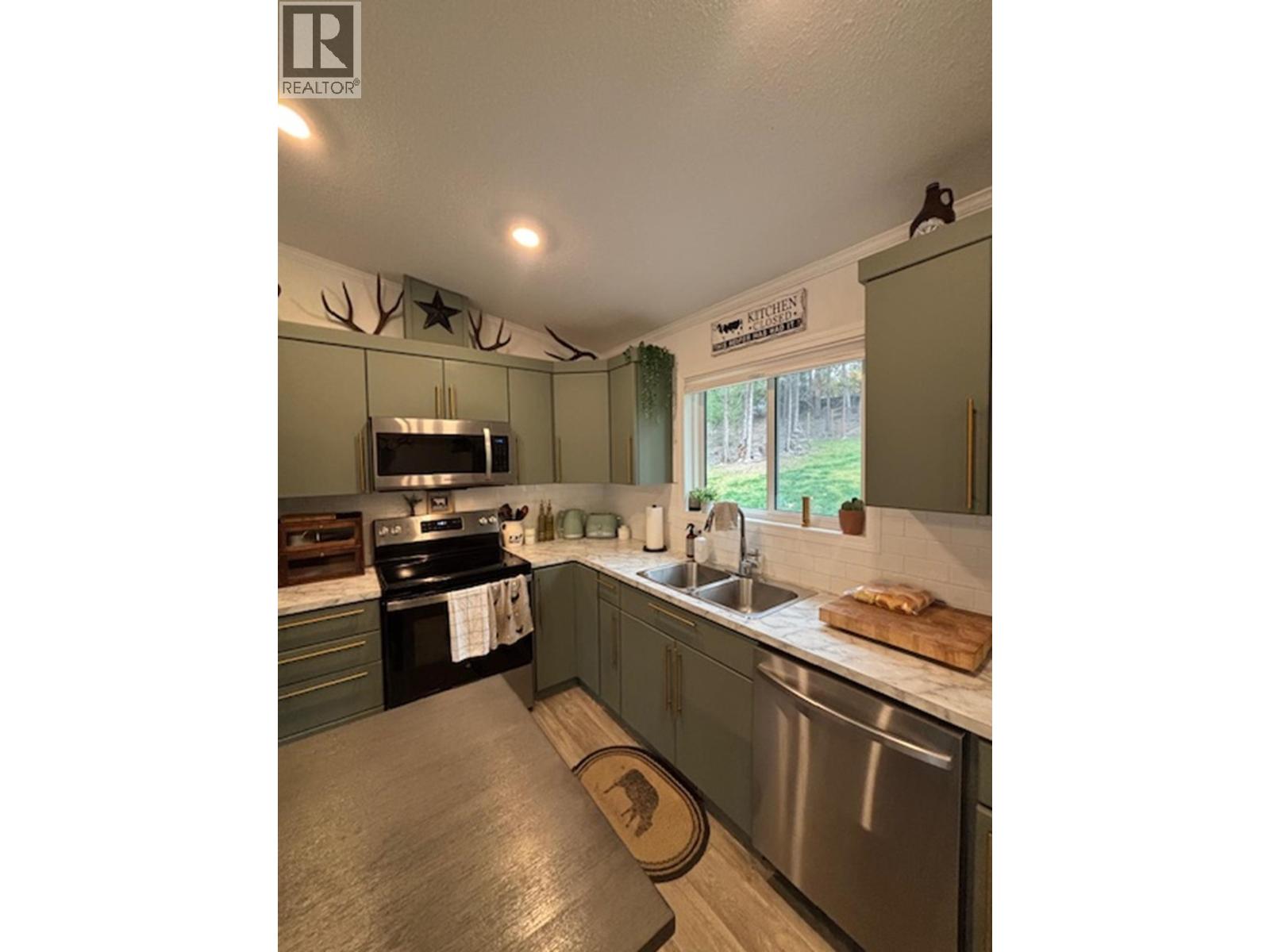 4873 Kemmi Crescent Property Photo 8