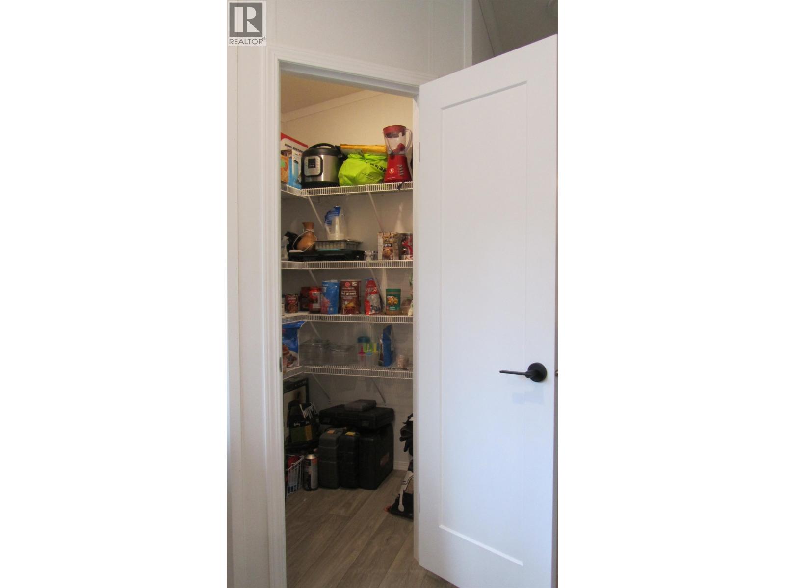 4873 Kemmi Crescent Property Photo 9