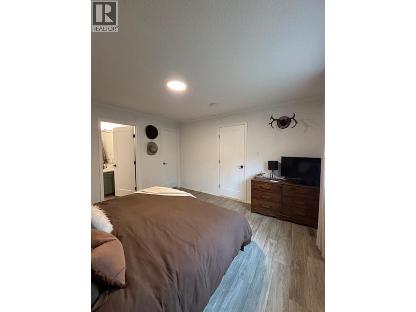 4873 Kemmi Crescent Property Photo 17