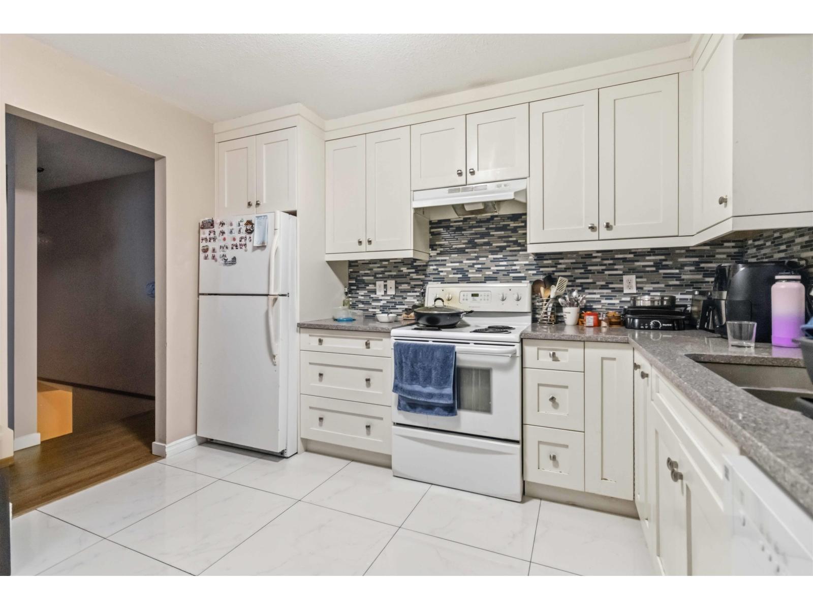 3273 Cheam Drive Property Photo 12