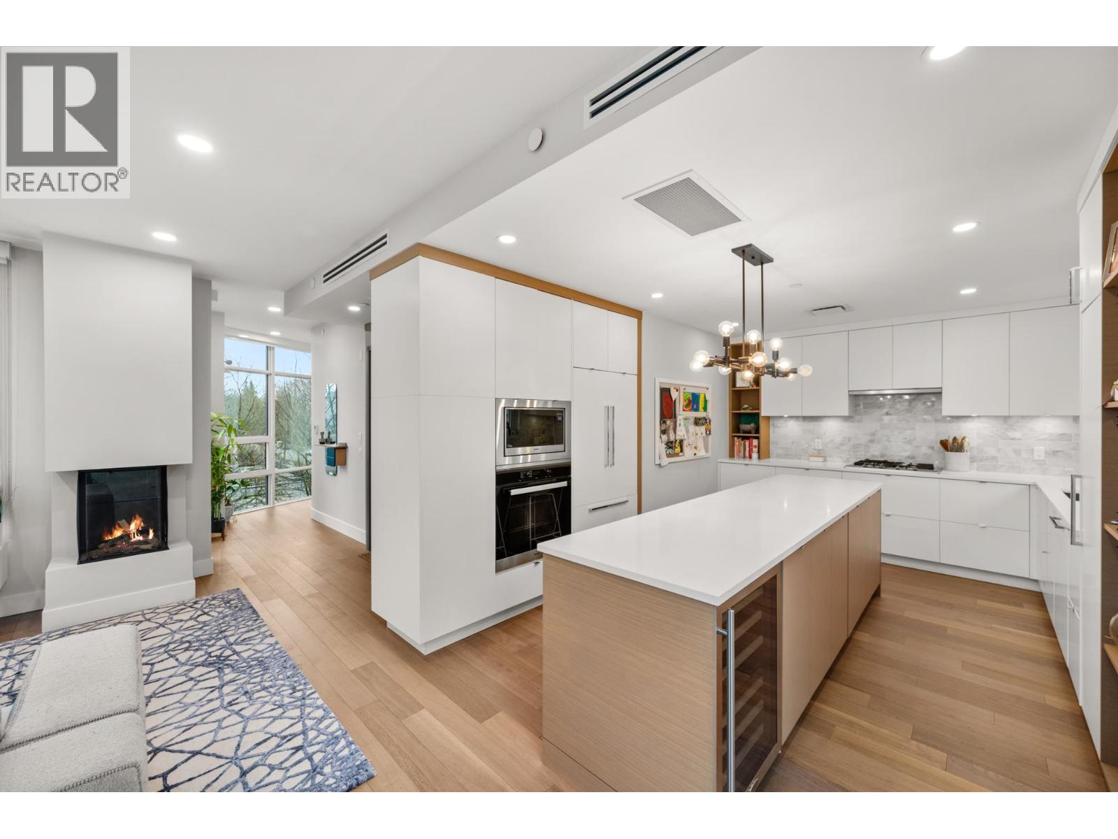 401 2687 Maple Street Property Photo 15