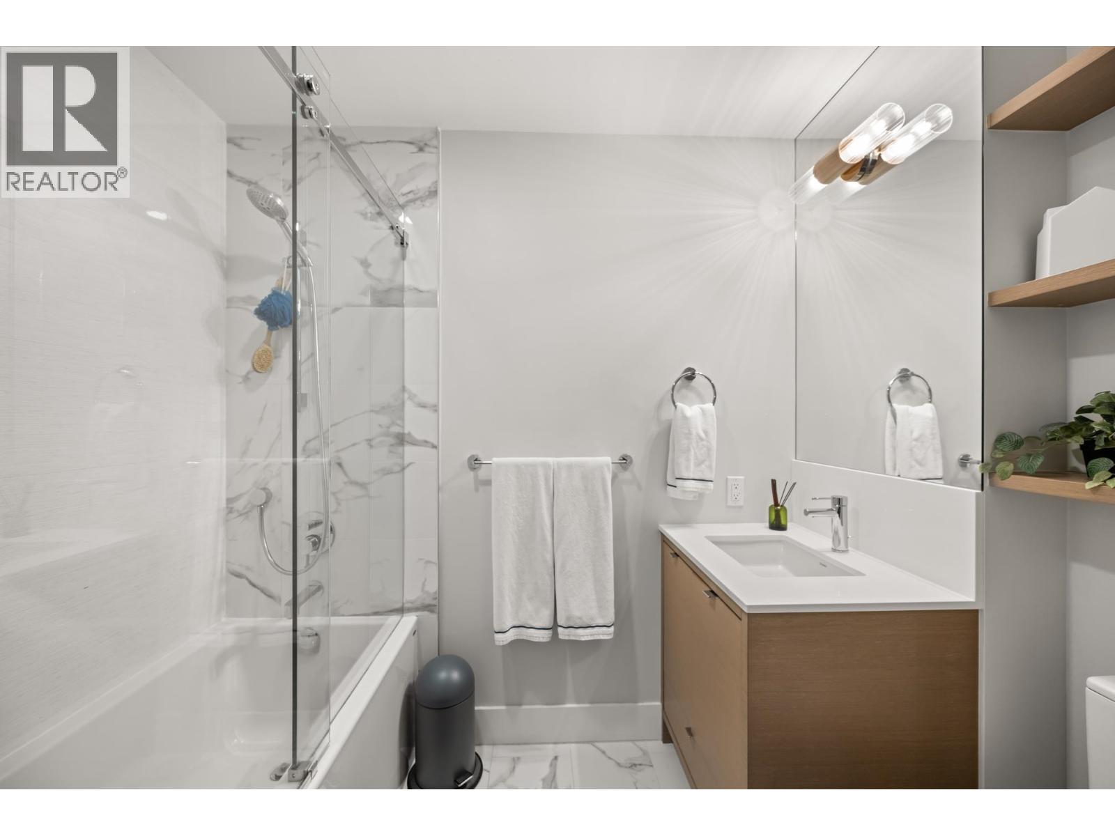 401 2687 Maple Street Property Photo 35
