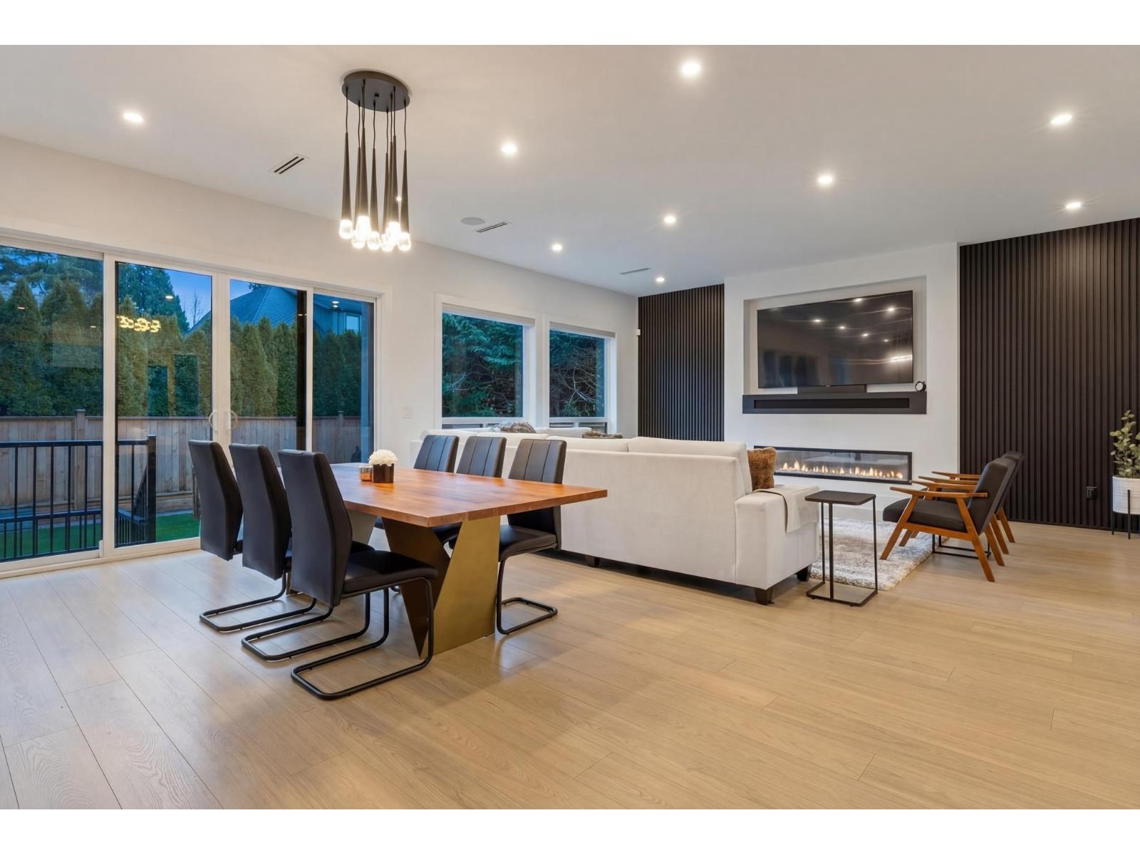 13125 14 Avenue Property Photo 3