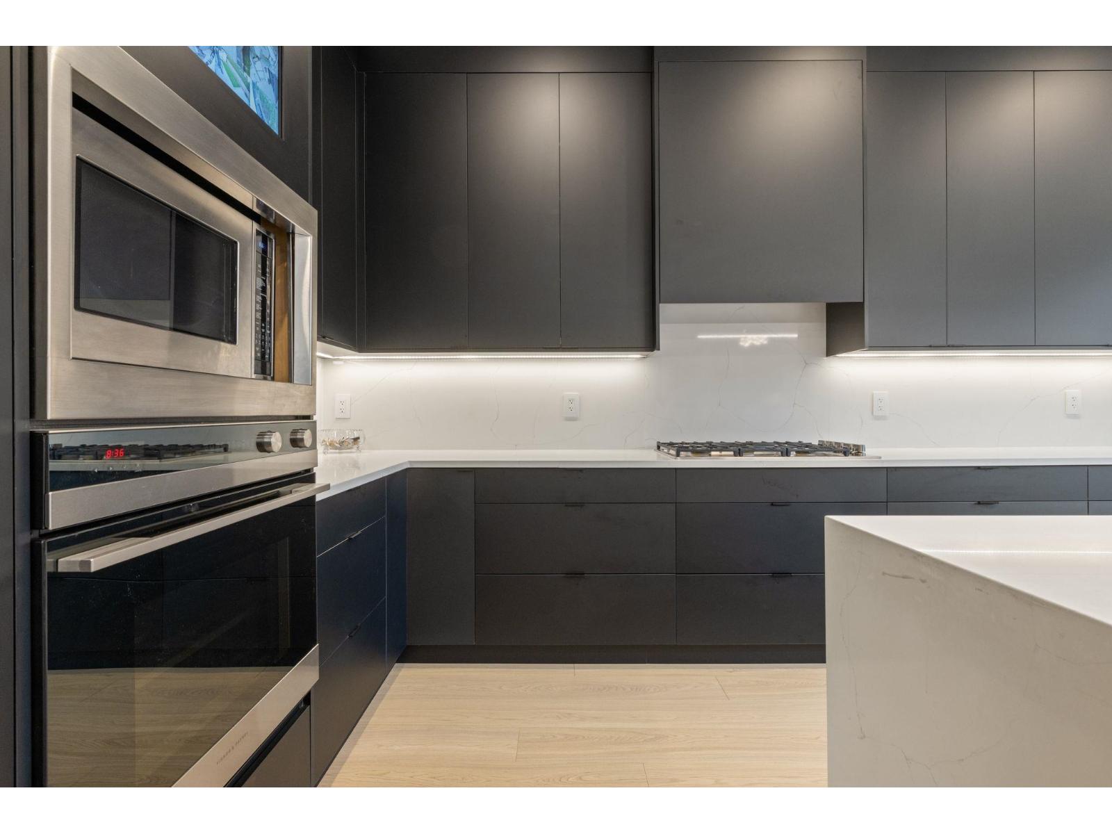 13125 14 Avenue Property Photo 10
