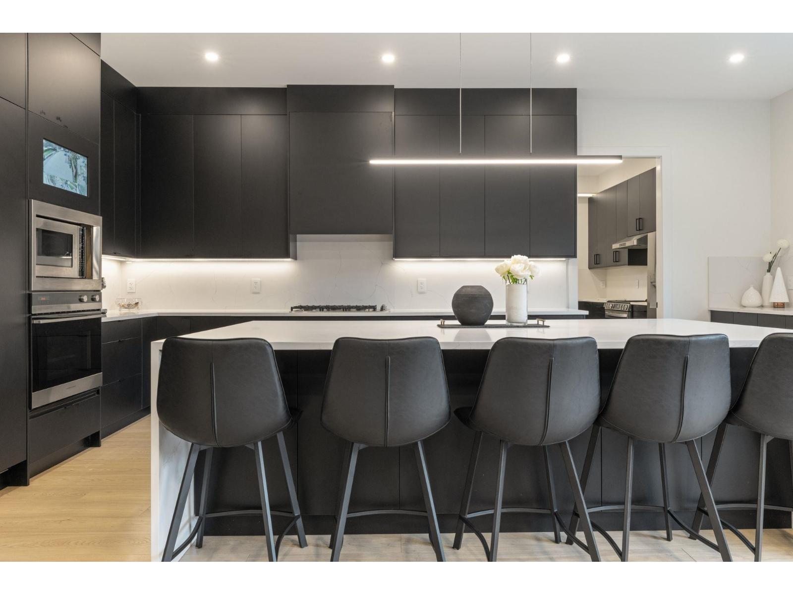 13125 14 Avenue Property Photo 12