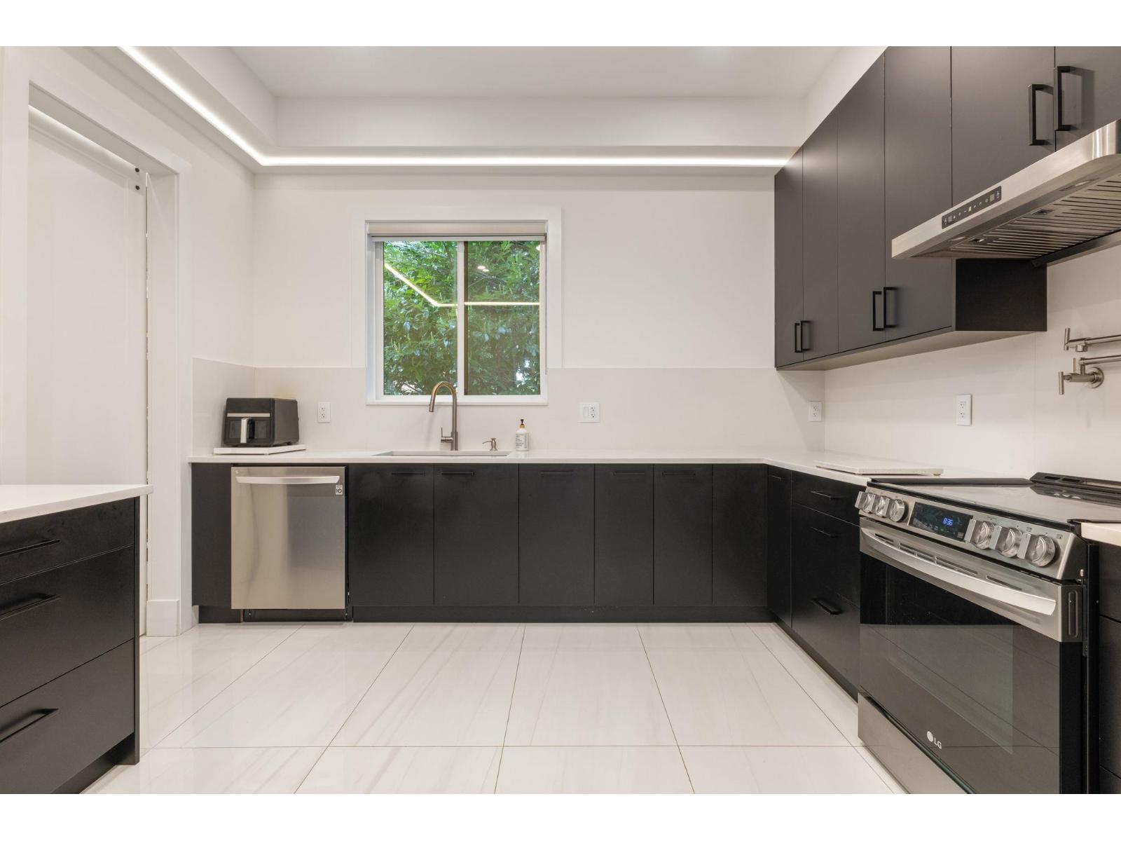 13125 14 Avenue Property Photo 13