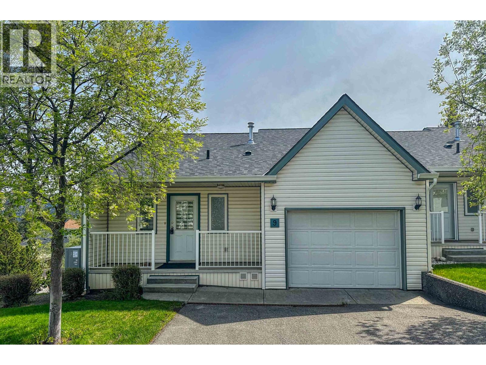 9 11 EAGLE CRESCENT