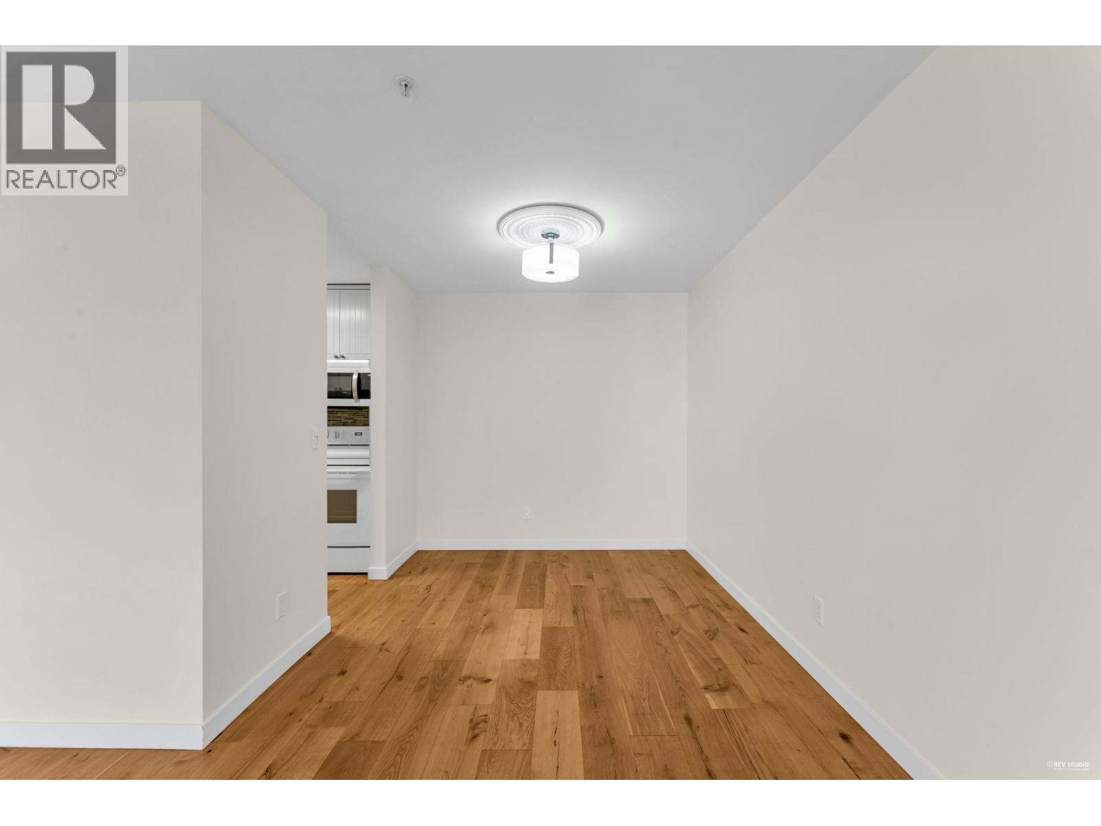 302 4758 53 Street Property Photo 6