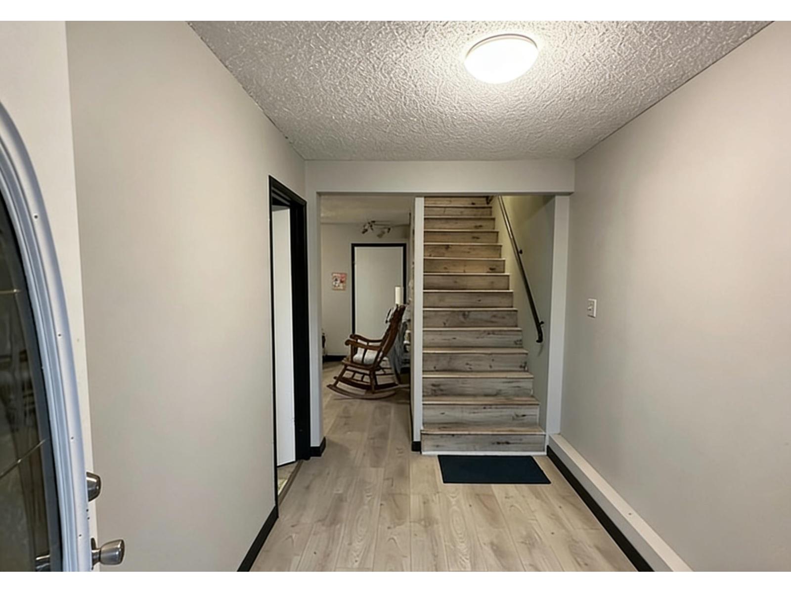 13464 98a Avenue Property Photo 2