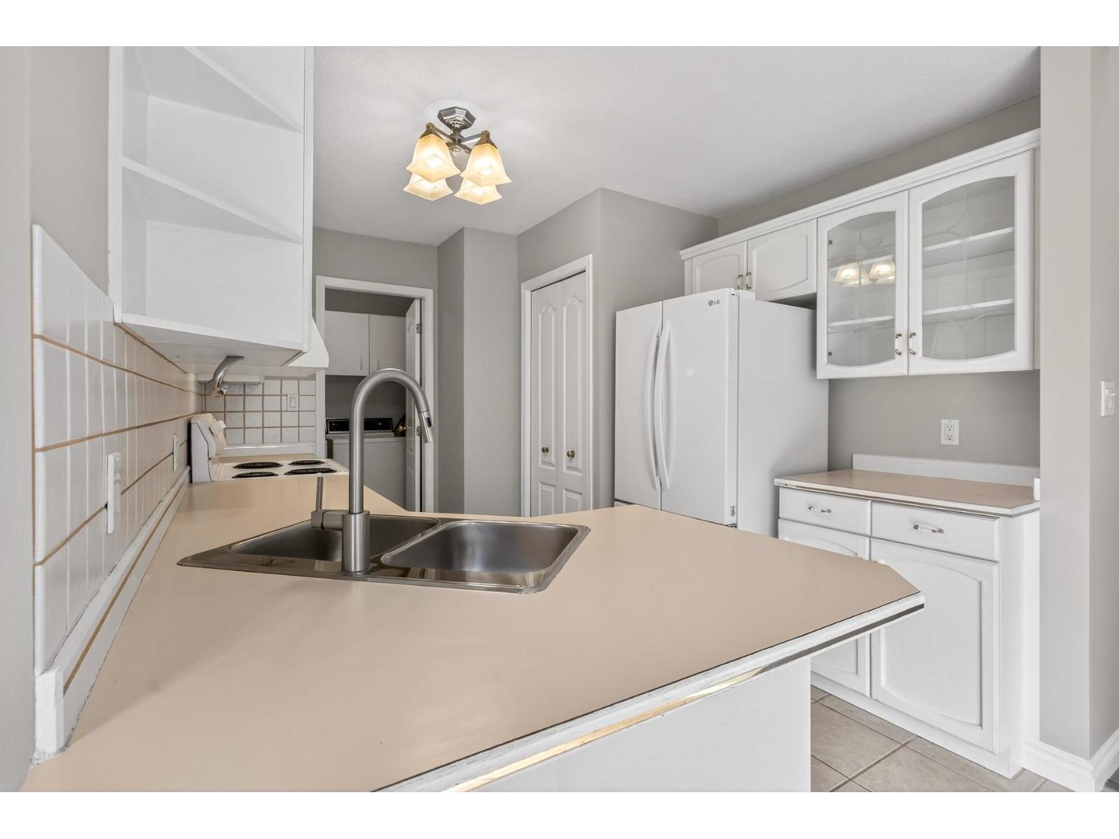 21 15273 24 Avenue Property Photo 13