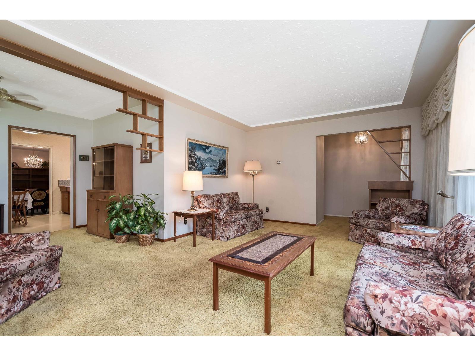 2084 Hollyberry Court Property Photo 9