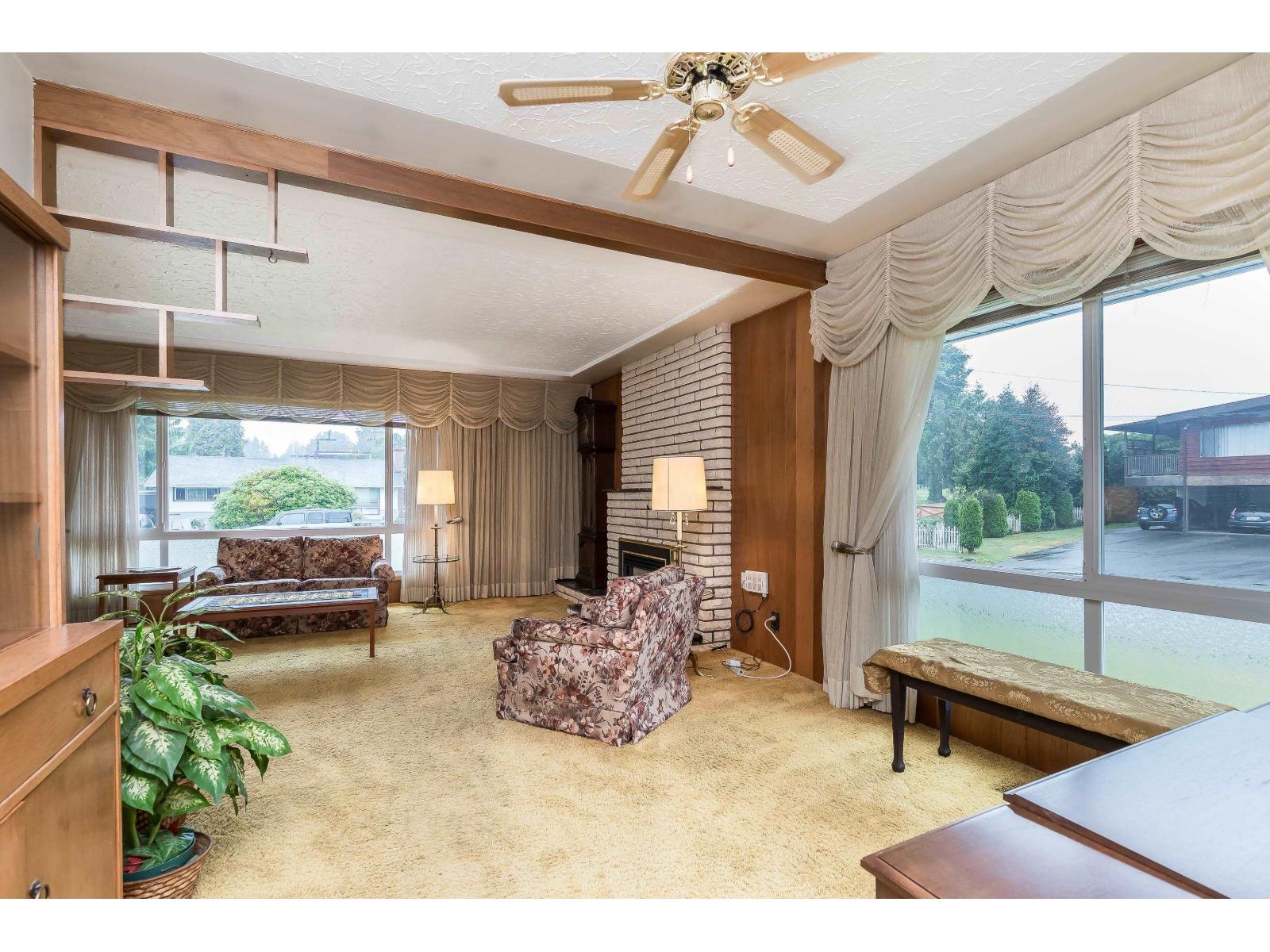 2084 Hollyberry Court Property Photo 11