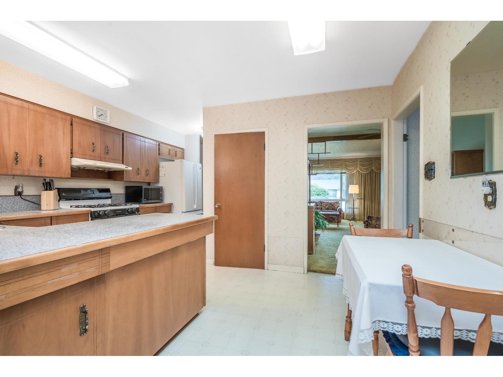 2084 Hollyberry Court Property Photo 16