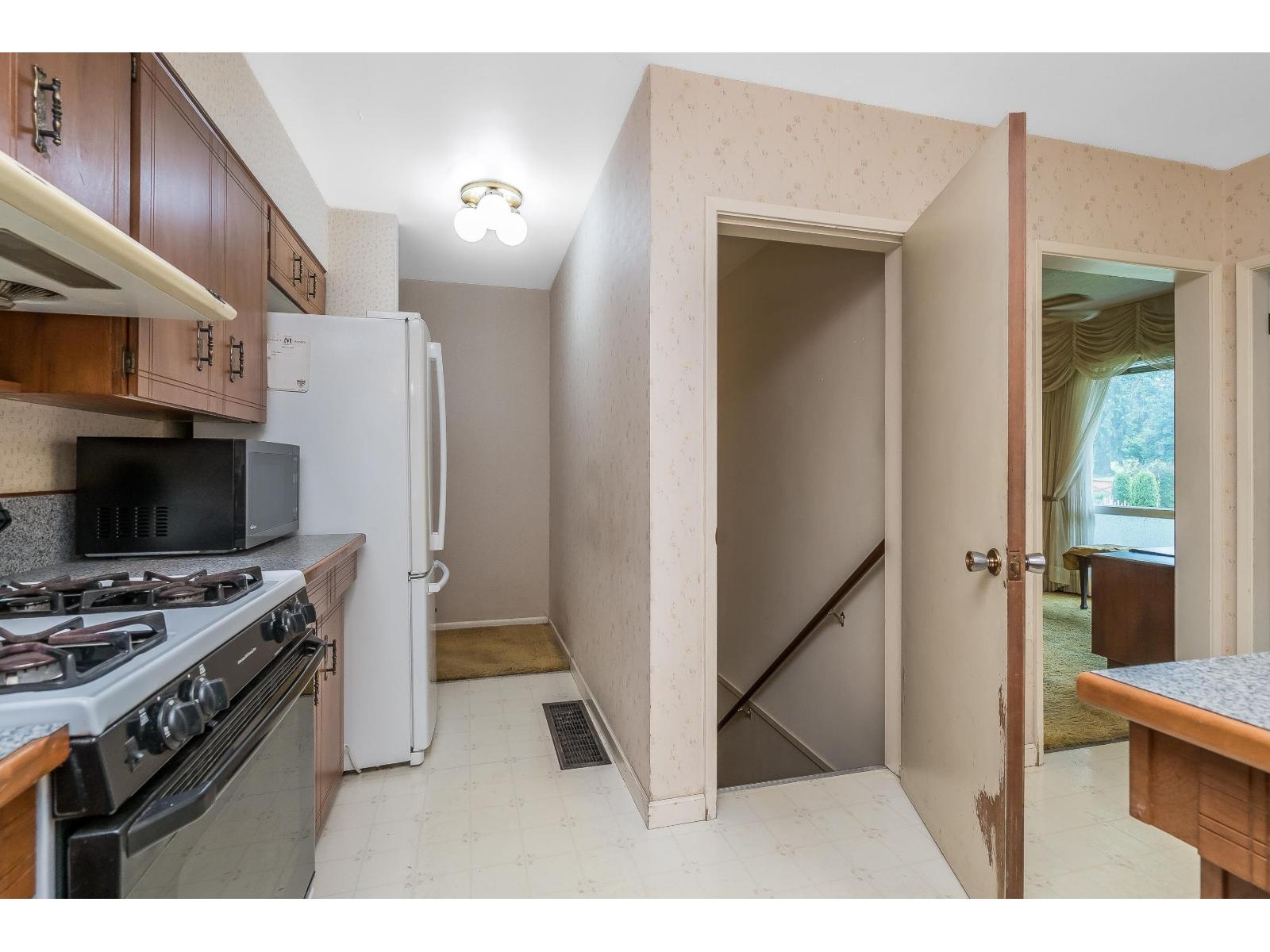 2084 Hollyberry Court Property Photo 19