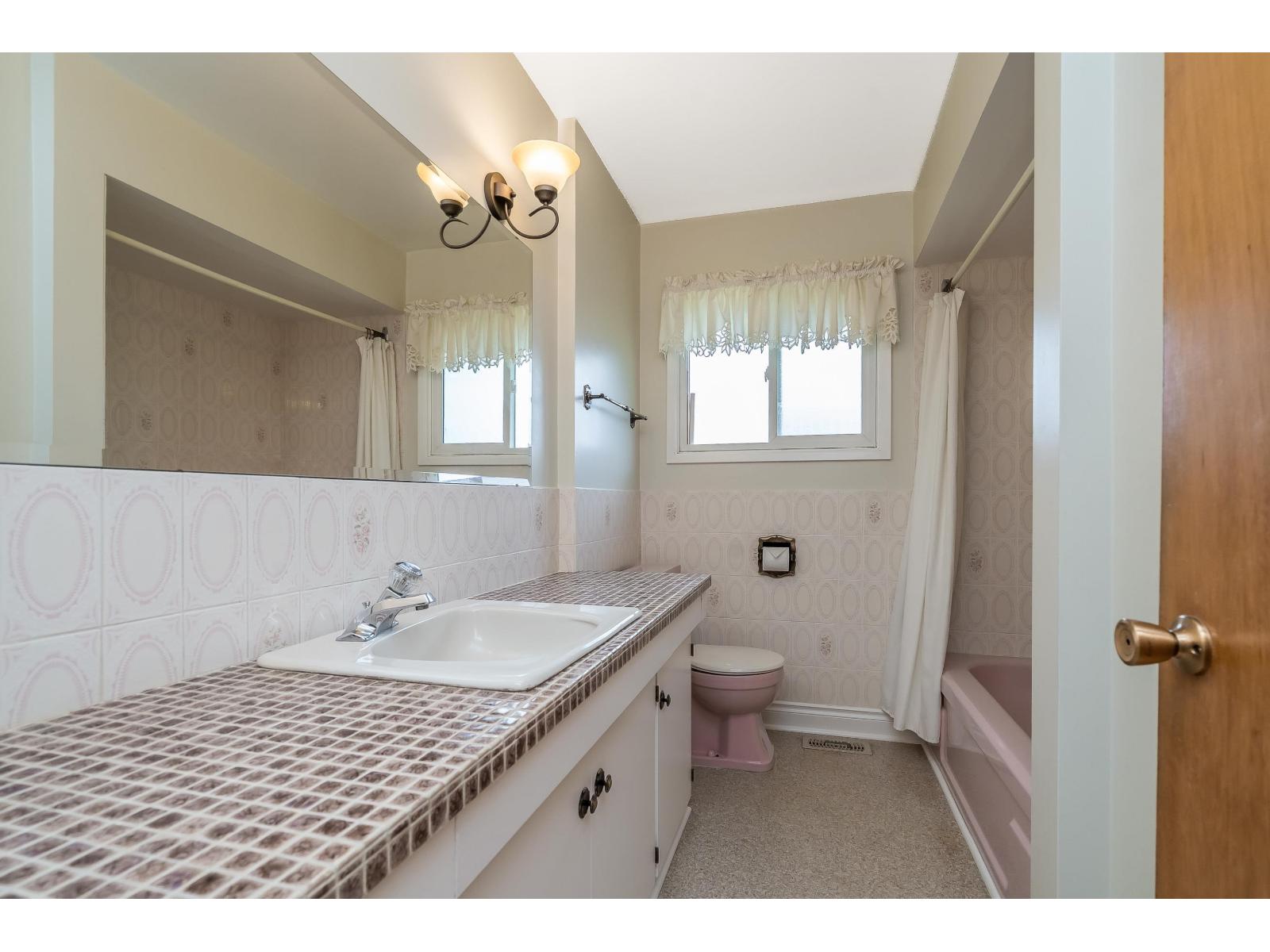 2084 Hollyberry Court Property Photo 23