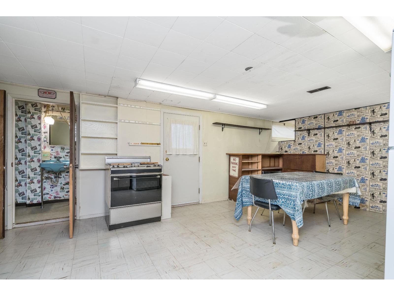 2084 Hollyberry Court Property Photo 27