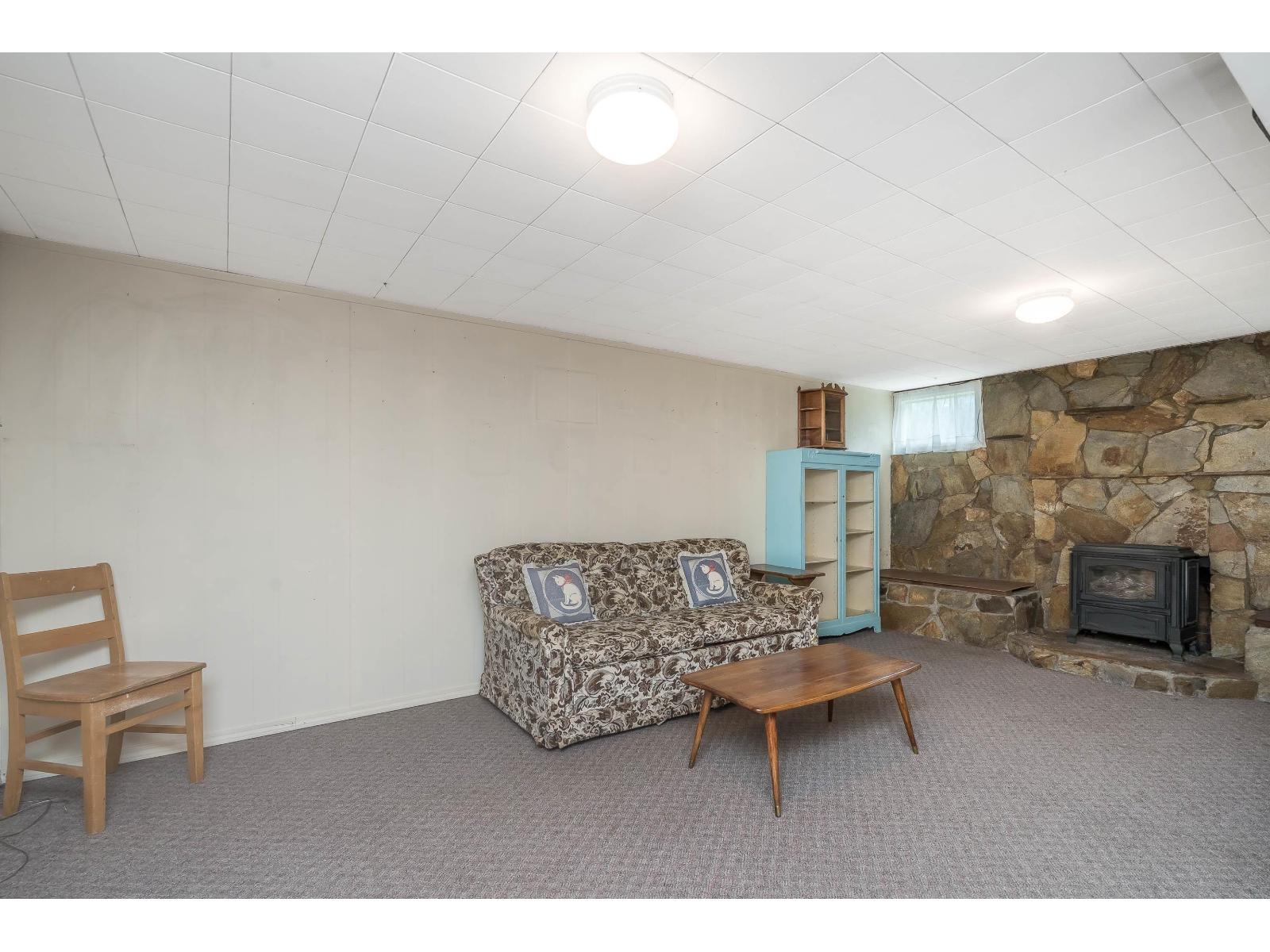 2084 Hollyberry Court Property Photo 32