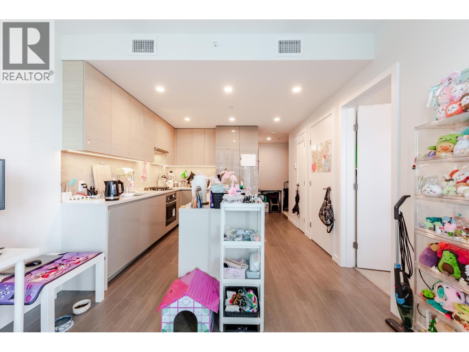 1612 2108 Gilmore Avenue Property Photo 29