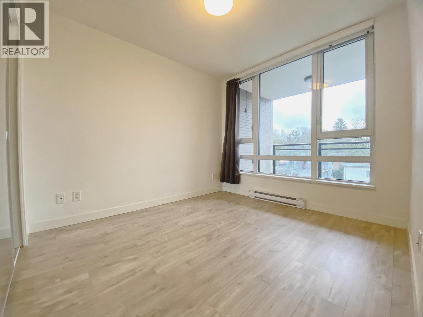 802 238 W Broadway Property Photo 4