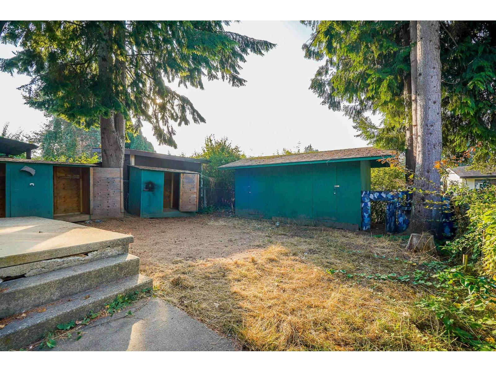 32382-32384 Brant Avenue Property Photo 25