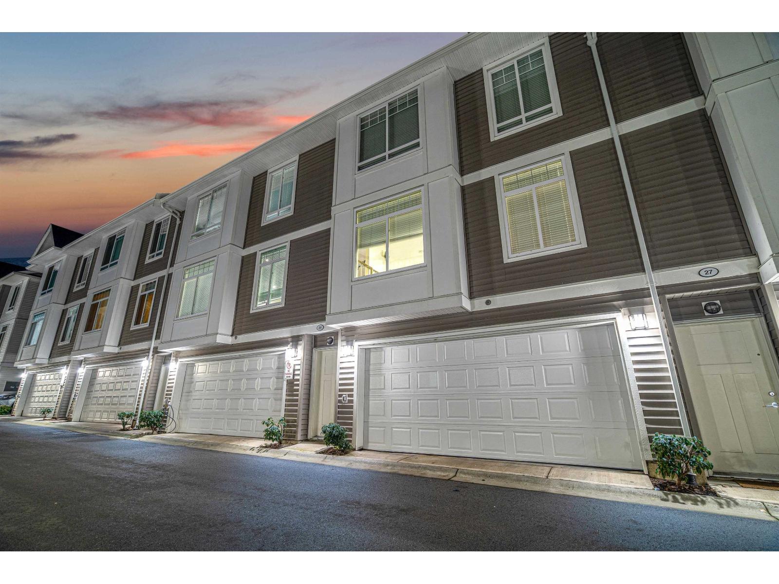 26 11267 133 STREET Property Photo 1