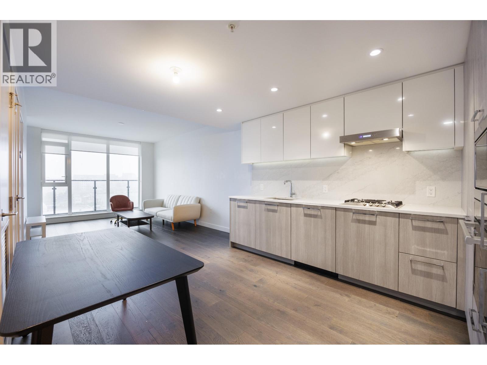 806 8155 Capstan Way Property Photo 6