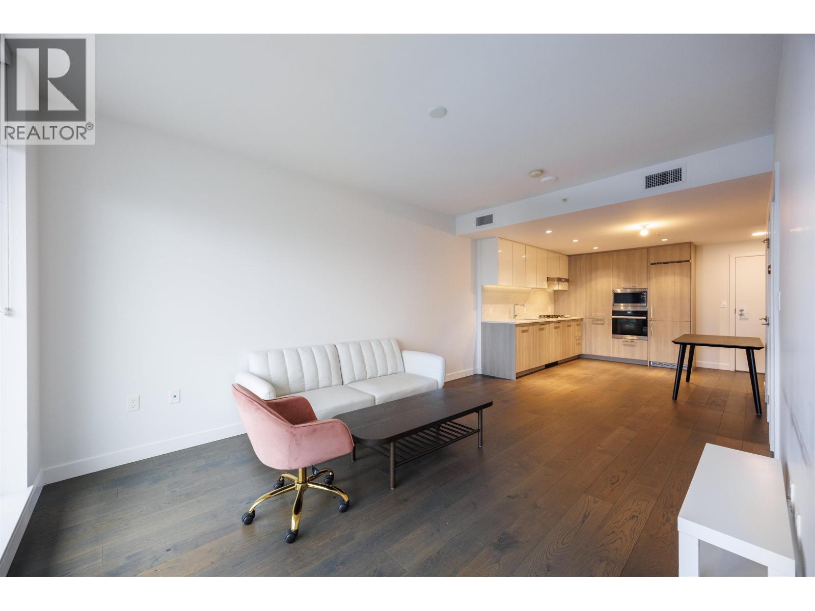 806 8155 Capstan Way Property Photo 7