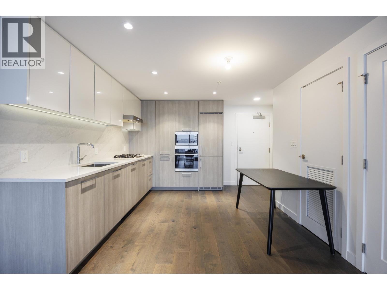 806 8155 Capstan Way Property Photo 10