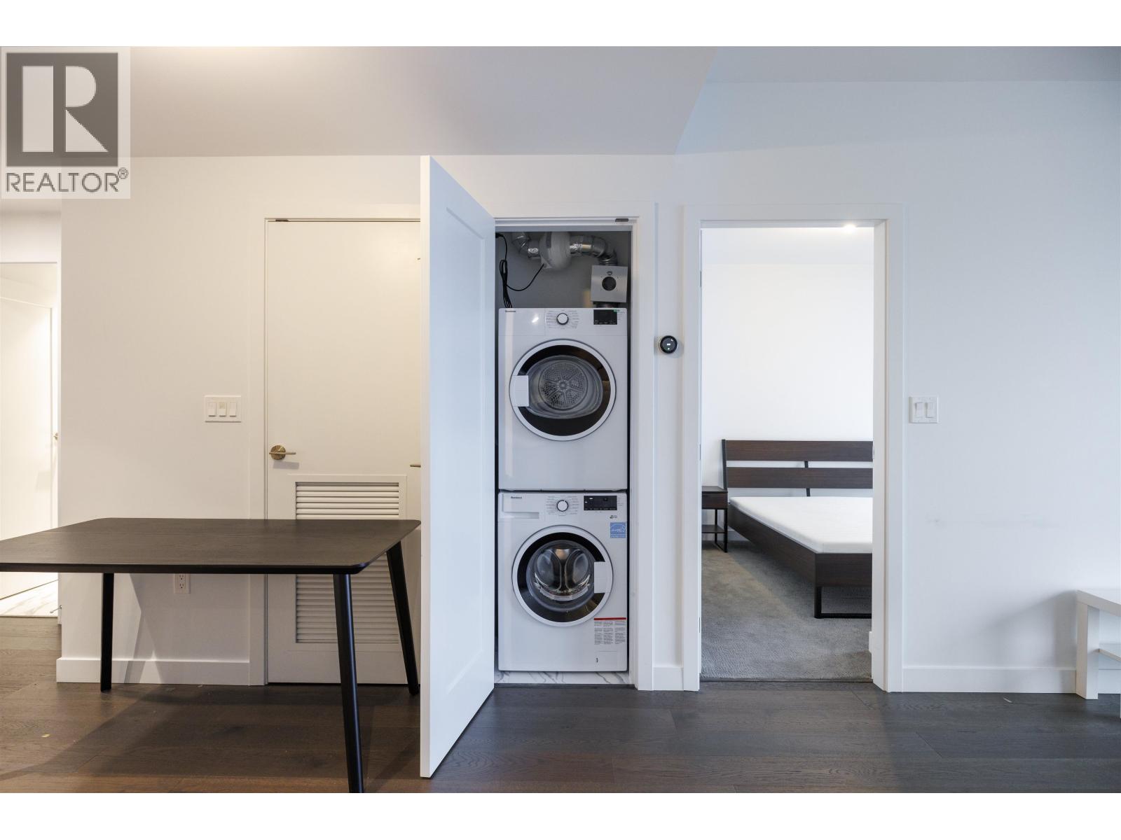806 8155 Capstan Way Property Photo 11