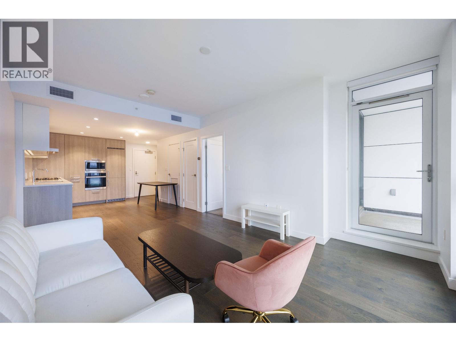 806 8155 Capstan Way Property Photo 14