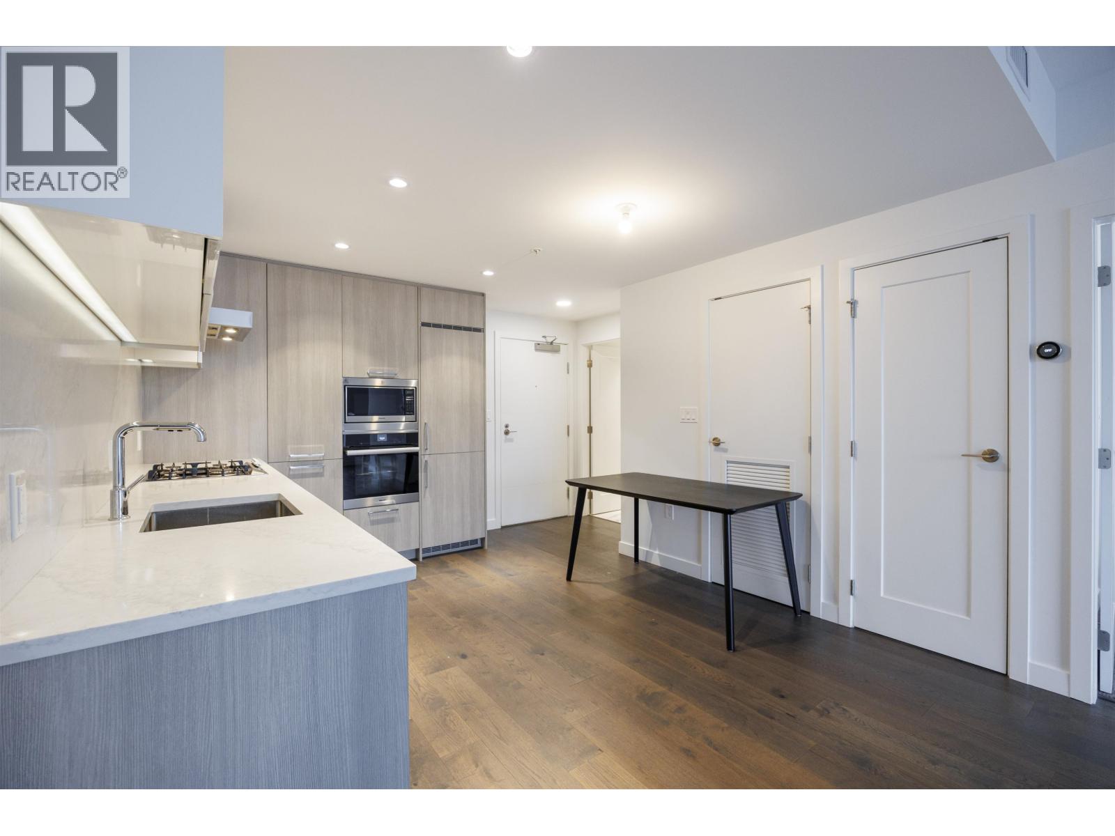 806 8155 Capstan Way Property Photo 18