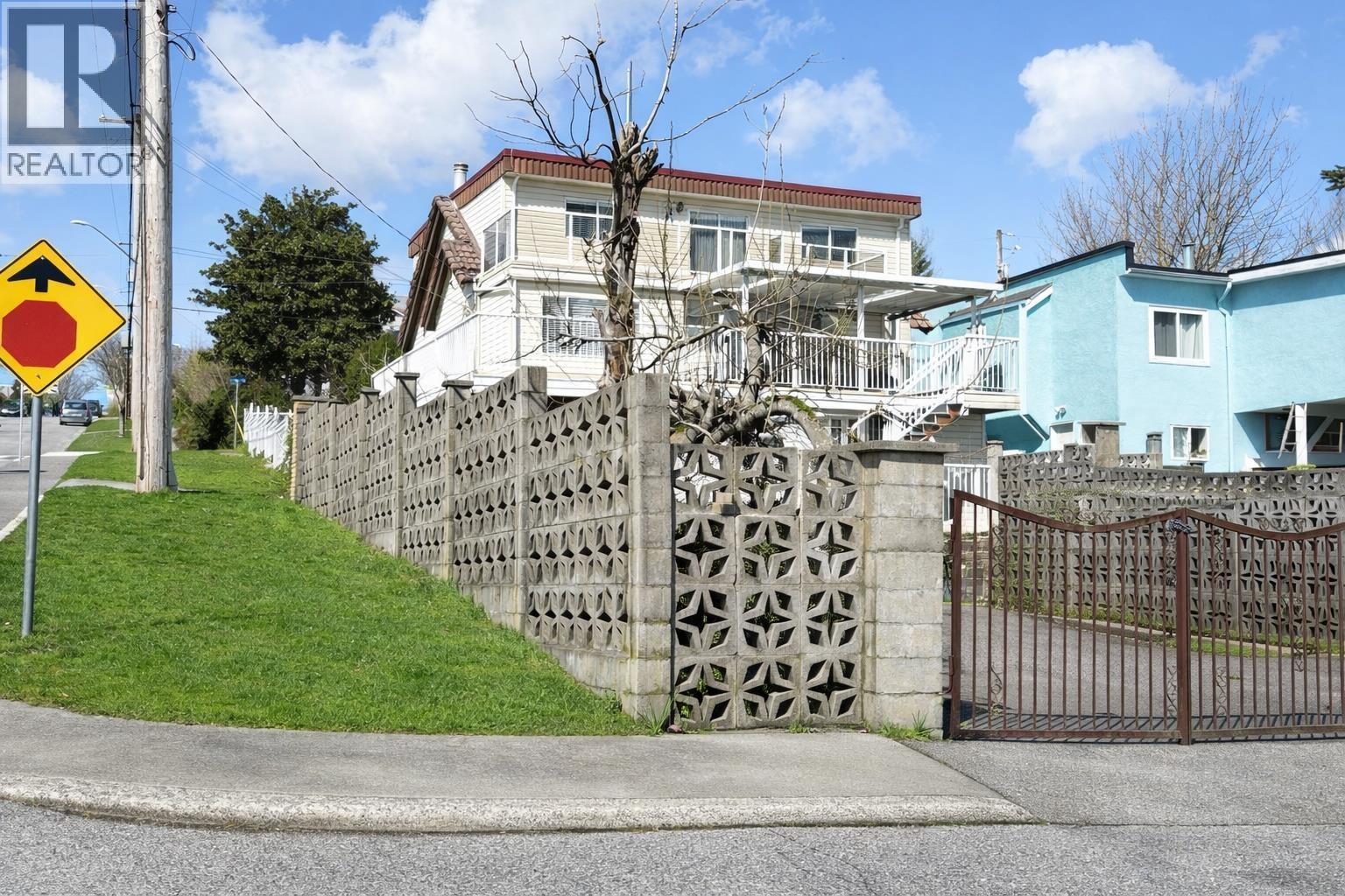 1728 Seventh Avenue Property Photo 1