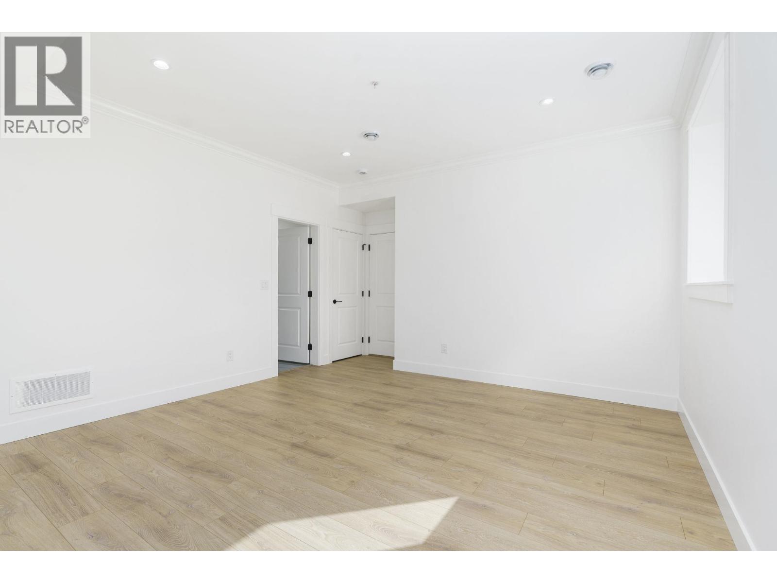 11016 241a Street Property Photo 7