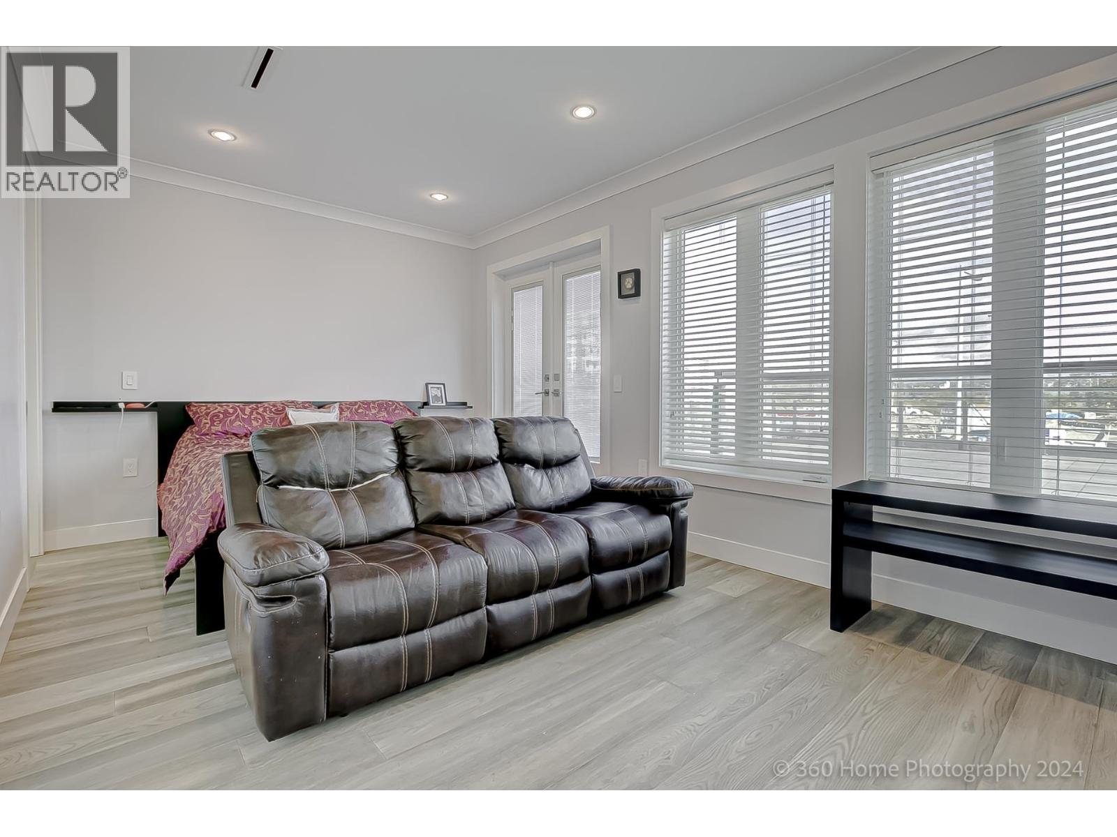 10780 River Drive Property Photo 19