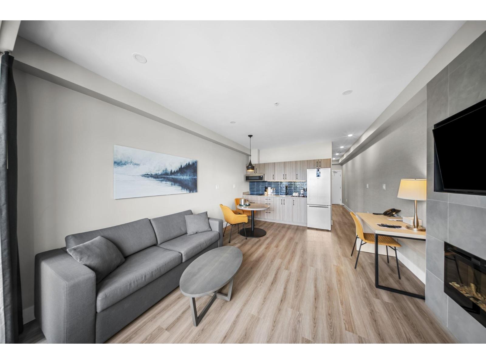 160 Esplanade Avenue #312a Property Photo 9