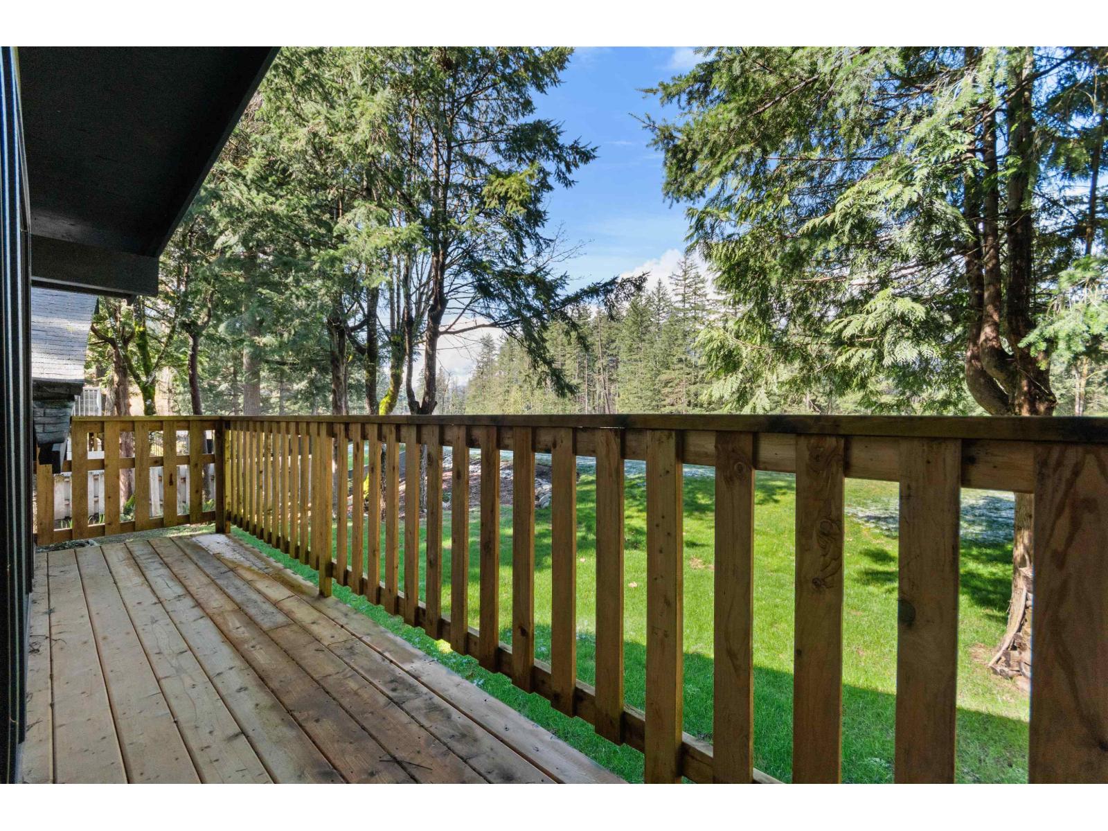 30 Robertson Crescent Property Photo 17
