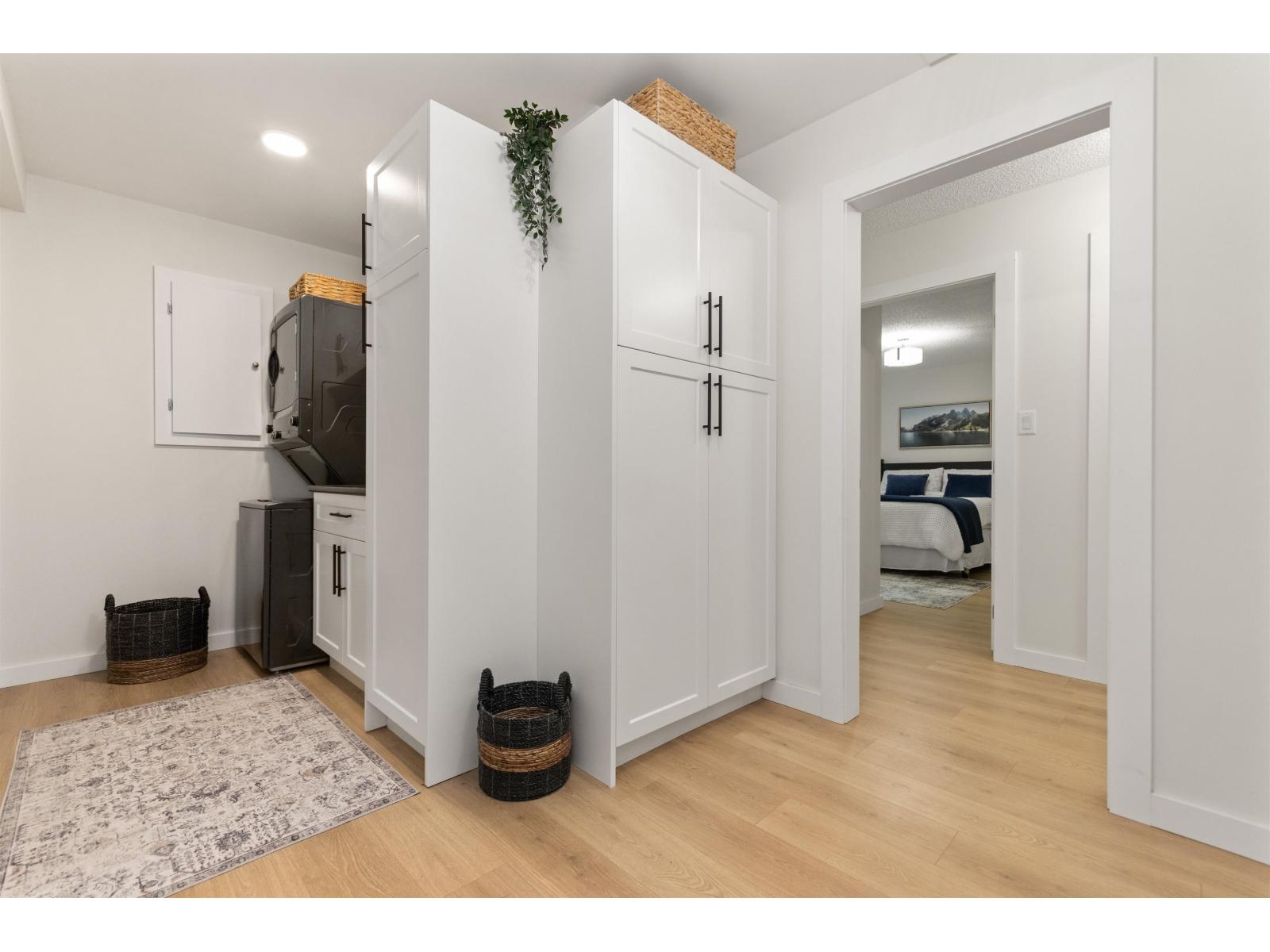 30 Robertson Crescent Property Photo 23