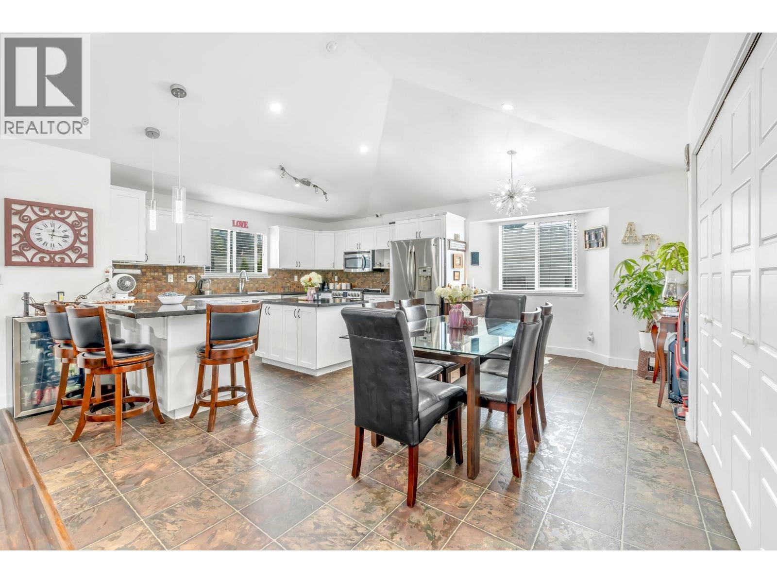 20558 122 Avenue Property Photo 12