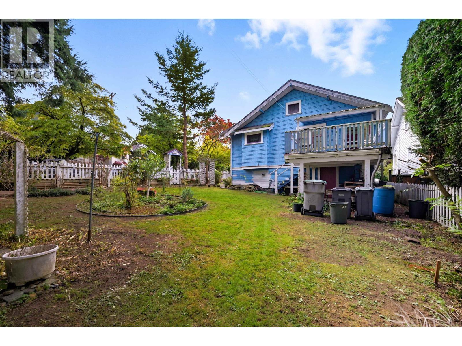 3791 Inverness Street Property Photo 5