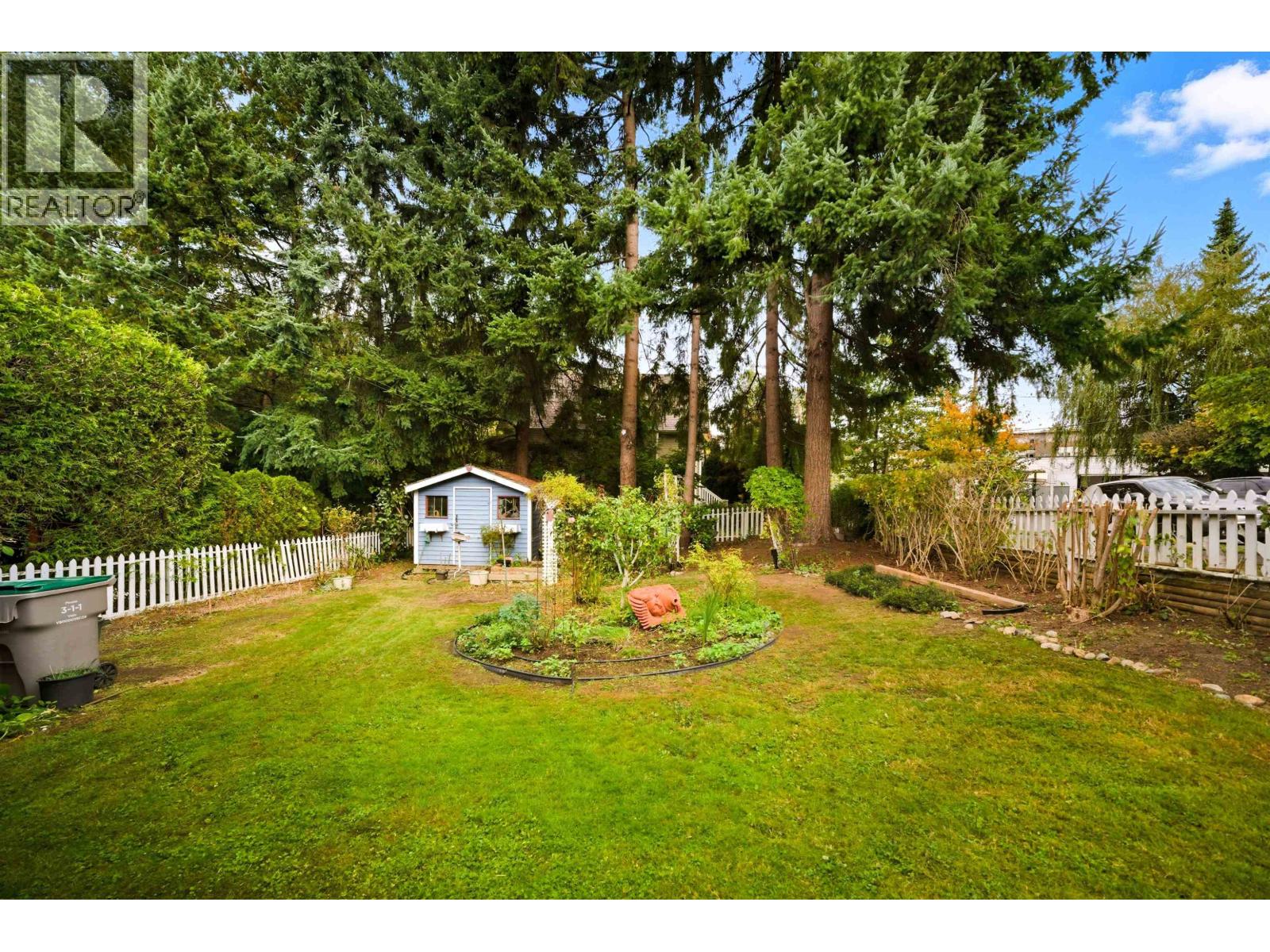 3791 Inverness Street Property Photo 11