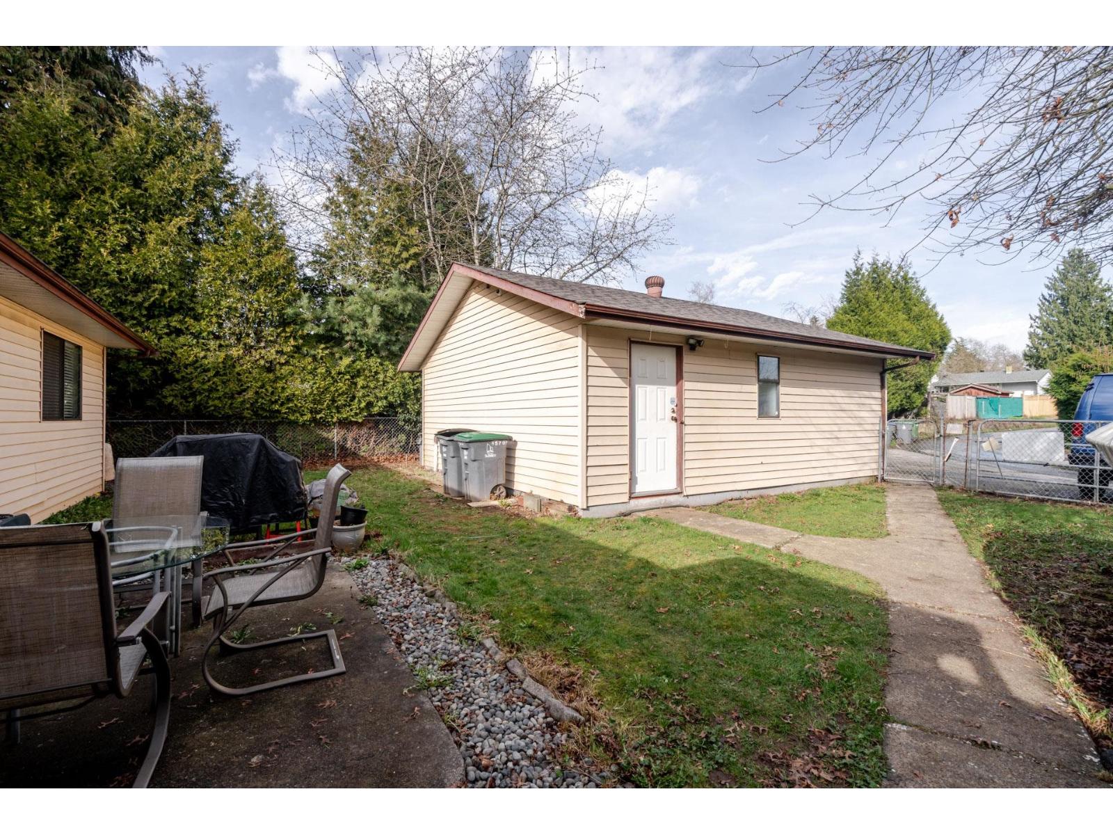 8570 152 Street Property Photo 17
